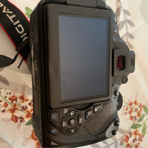 Cannon EOS 700D Camera - Picture 6 of 10